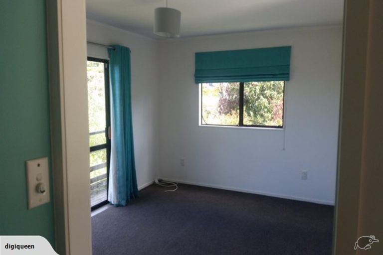 Photo of property in 1/32 Killarney Avenue, Torbay, Auckland, 0630