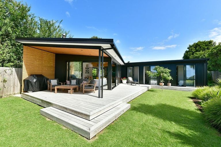 Photo of property in 59 The Circle, Manly, Whangaparaoa, 0930