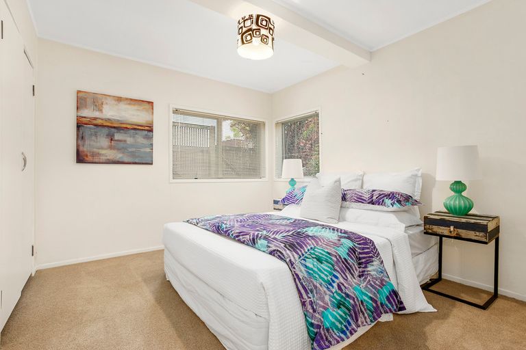 Photo of property in 6 Lemnos Place, Titirangi, Auckland, 0604