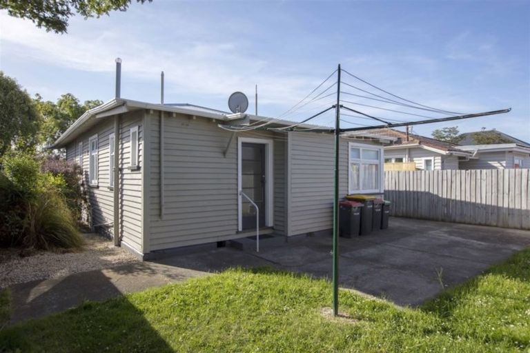Photo of property in 64 Smith Street, Woolston, Christchurch, 8062