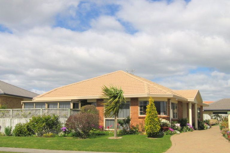 Photo of property in 83 Denny Hulme Drive, Mount Maunganui, 3116