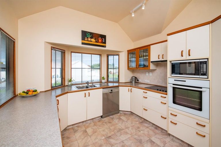 Photo of property in 14 Dunallen Avenue, Marton, 4710