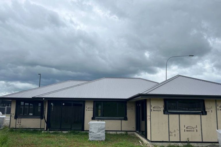 Photo of property in 1 Rangeview Drive, Kelvin Grove, Palmerston North, 4414