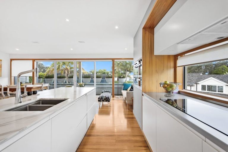 Photo of property in 43 Hauraki Road, Hauraki, Auckland, 0622