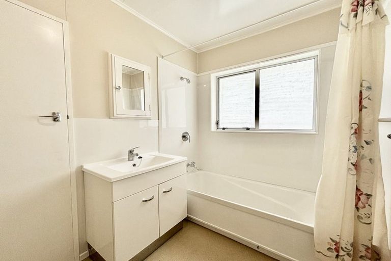 Photo of property in 3/12 Fraser Street, Wainuiomata, Lower Hutt, 5014