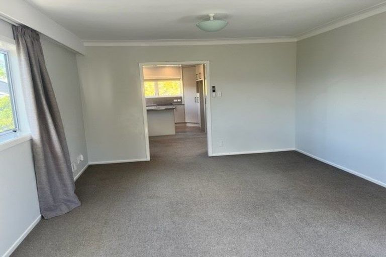 Photo of property in 7 Seymour Road, Mellons Bay, Auckland, 2014