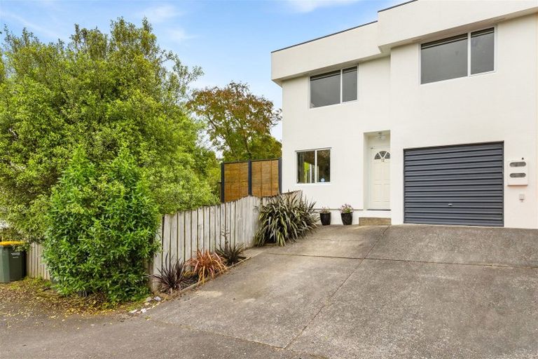 Photo of property in 12/24 Eastglen Road, Glen Eden, Auckland, 0602