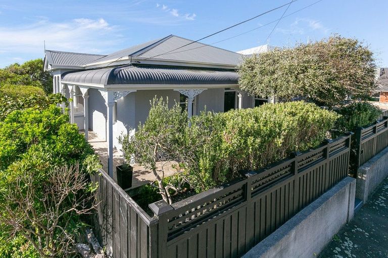 Photo of property in 39 Tanera Crescent, Brooklyn, Wellington, 6021