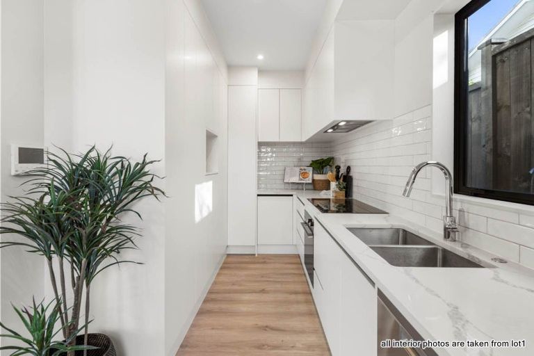 Photo of property in 136c Forrest Hill Road, Forrest Hill, Auckland, 0620