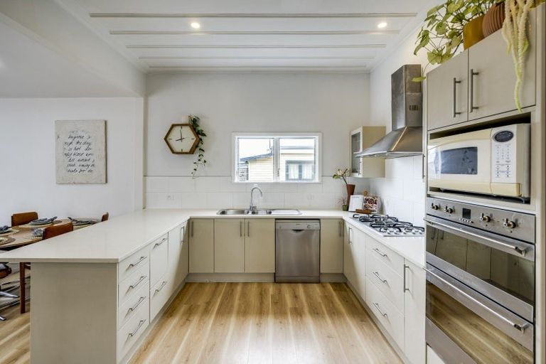 Photo of property in 609b Avenue Road West, Saint Leonards, Hastings, 4120