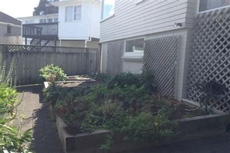 Photo of property in 1/21 William Souter Street, Forrest Hill, Auckland, 0620