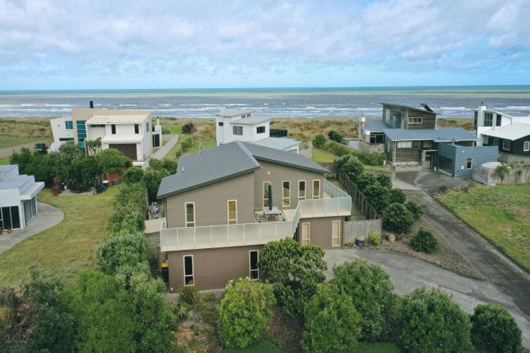 Photo of property in 51 Kent Avenue, Waitarere Beach, Levin, 5510