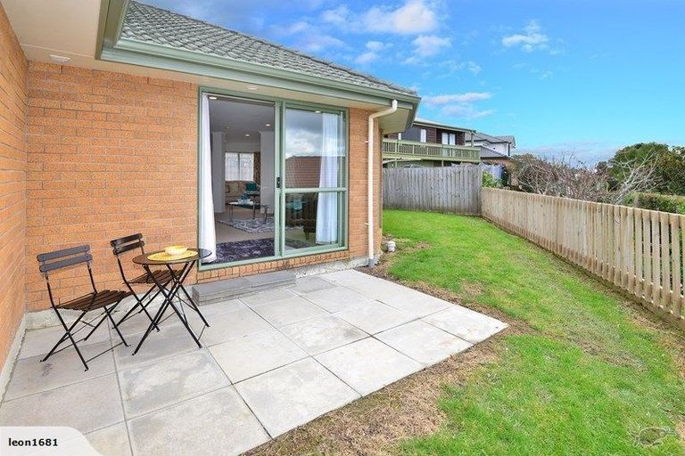 Photo of property in 86a Luckens Road, West Harbour, Auckland, 0618