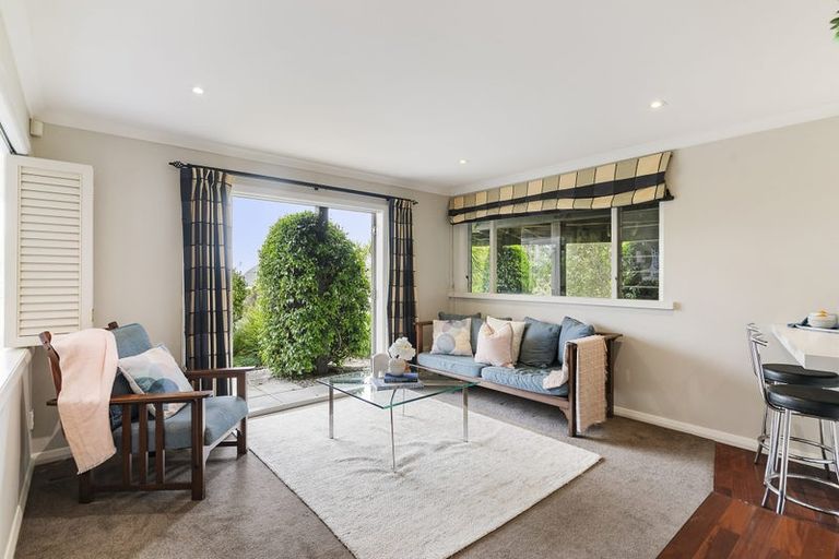 Photo of property in 104 Mellons Bay Road, Mellons Bay, Auckland, 2014