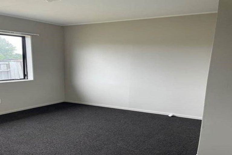 Photo of property in 1/100 Shifnal Drive, Randwick Park, Auckland, 2105
