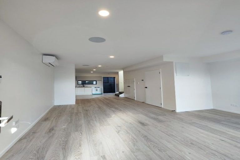 Photo of property in 9/13 Grove Lane, Pakuranga, Auckland, 2010