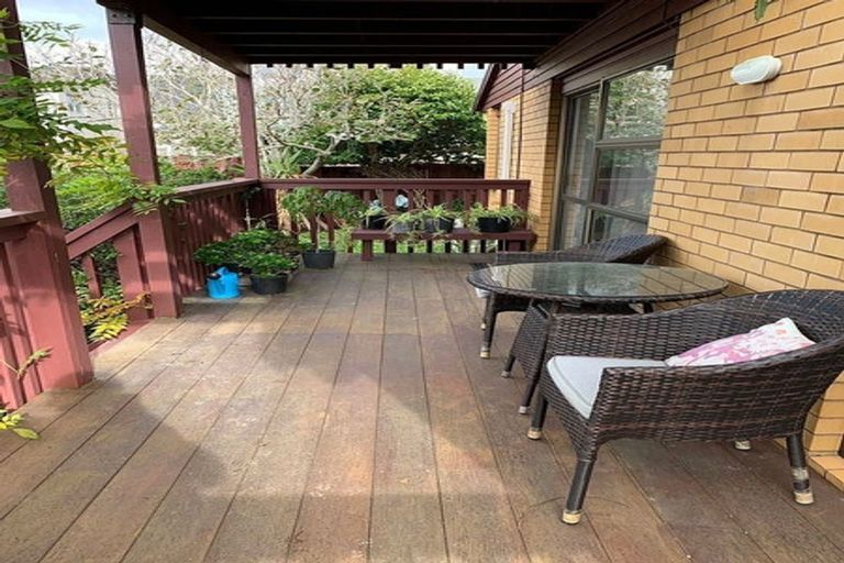 Photo of property in 2/116 Bucklands Beach Road, Bucklands Beach, Auckland, 2012