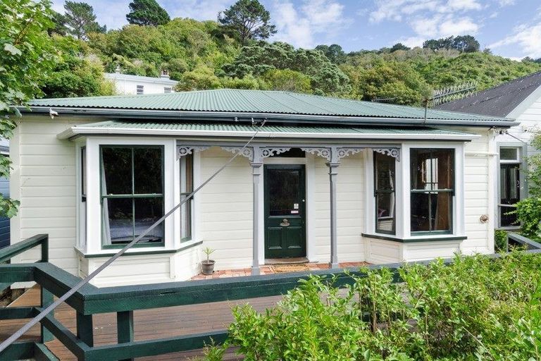 Photo of property in 23 Patanga Crescent, Thorndon, Wellington, 6011