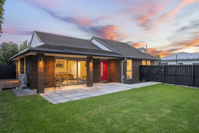 Photo of property in 111 Weston Road, St Albans, Christchurch, 8052