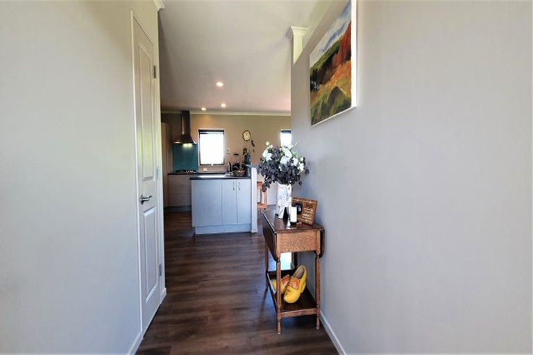 Photo of property in 66 Pohutukawa Drive, Levin, 5571