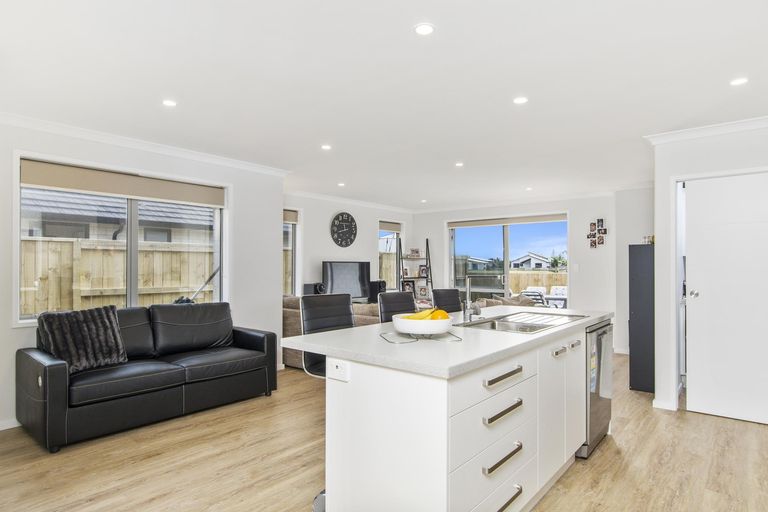 Photo of property in 61 Harding Drive, Papamoa Beach, Papamoa, 3118