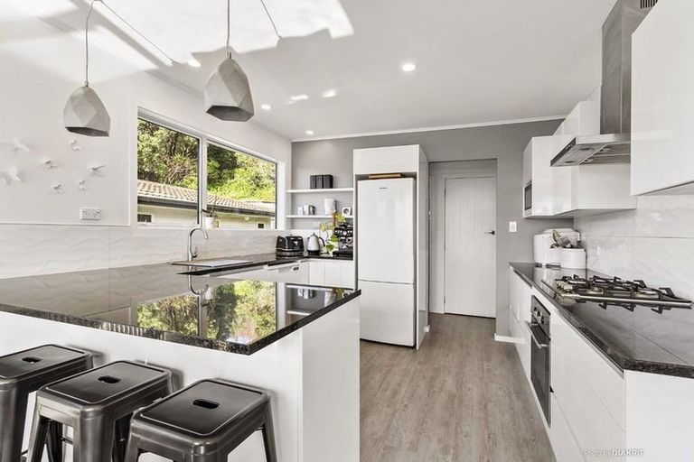 Photo of property in 49 Sunrise Boulevard, Tawa, Wellington, 5028