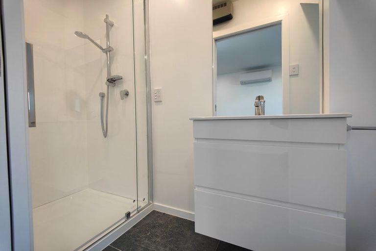 Photo of property in 93b Tasman Street, Mount Cook, Wellington, 6021