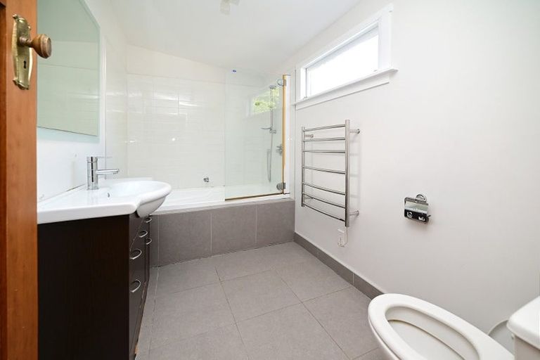 Photo of property in 2/181 Rangatira Road, Beach Haven, Auckland, 0626