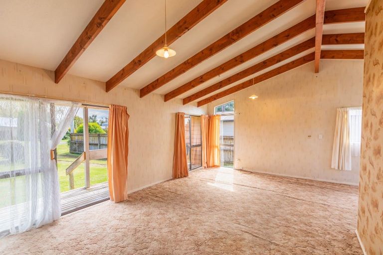Photo of property in 14 Lake Street, Takapau, 4203