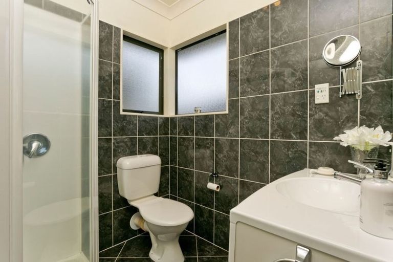 Photo of property in 5 Coventry Way, Long Bay, Auckland, 0630