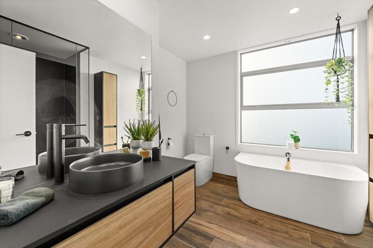 Photo of property in 38 Holcombrooke Lane, Welcome Bay, Tauranga, 3175