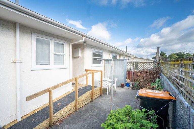 Photo of property in 15 Kiwi Court, Roslyn, Palmerston North, 4414