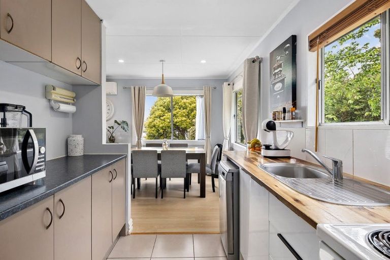 Photo of property in 43 Desert Gold Street, Ascot Park, Porirua, 5024