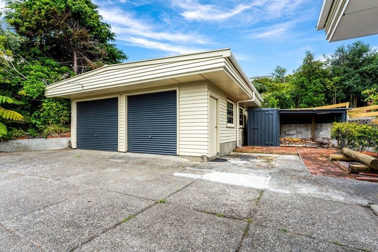 Photo of property in 111 Miromiro Road, Normandale, Lower Hutt, 5010