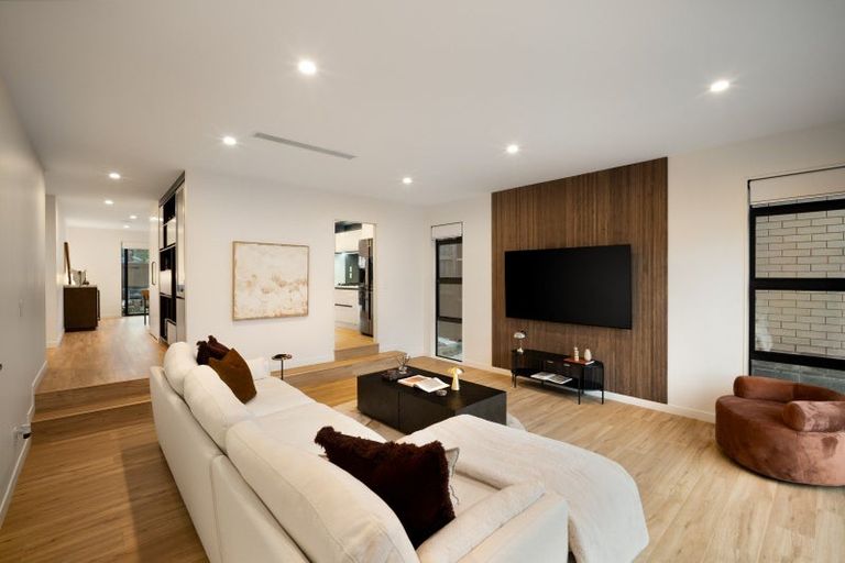 Photo of property in 2 Skua Road, Hobsonville, Auckland, 0616