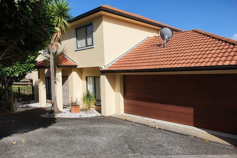 Photo of property in 44 Parkwood Crescent, Gulf Harbour, Whangaparaoa, 0930