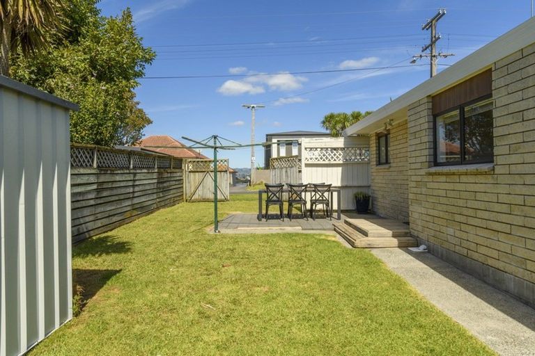 Photo of property in 1 Karaka Road, Otumoetai, Tauranga, 3110