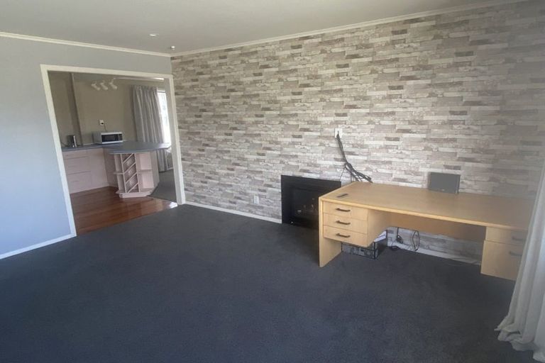 Photo of property in 14 Karaka Street, Merrilands, New Plymouth, 4312