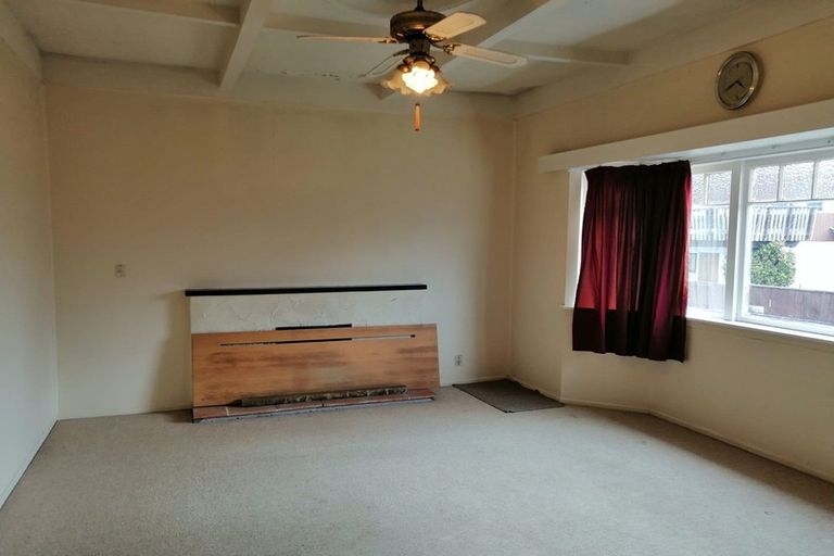 Photo of property in 1/3170 Great North Road, New Lynn, Auckland, 0600