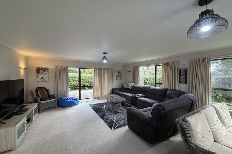 Photo of property in 61 Karina Road, Merrilands, New Plymouth, 4312