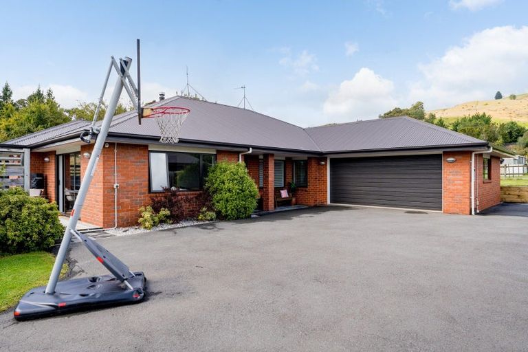 Photo of property in 48 Douglas Street, Allanton, Mosgiel, 9092