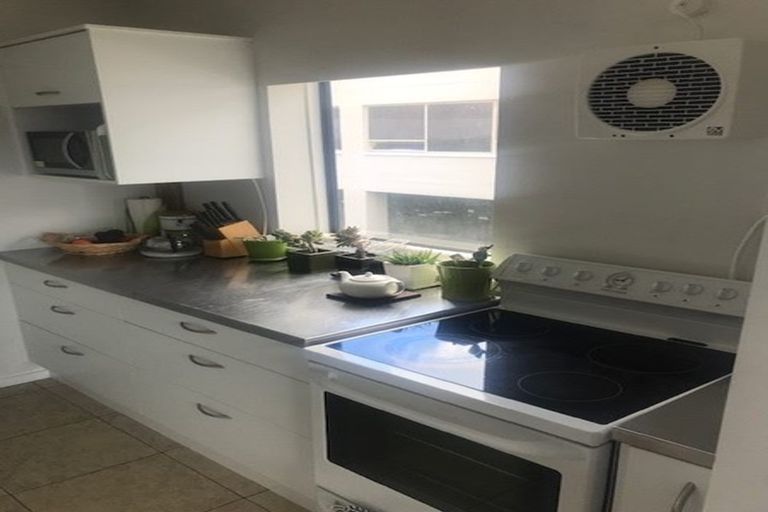 Photo of property in Hobson Court Flats, 15/70 Hobson Street, Thorndon, Wellington, 6011
