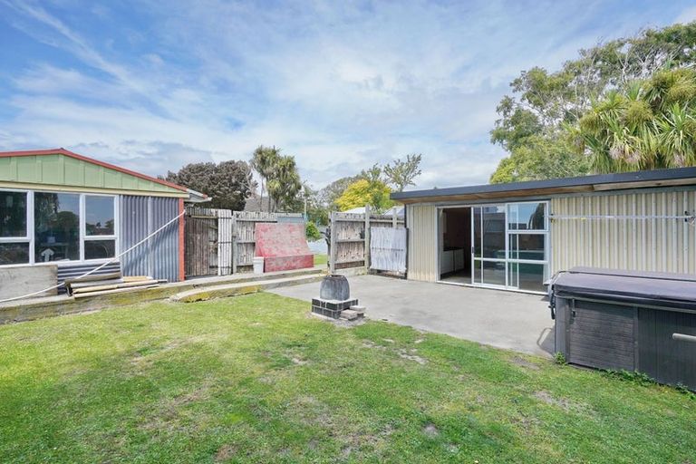 Photo of property in 171 Wainoni Road, Avondale, Christchurch, 8061