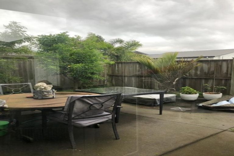 Photo of property in 4 Rivoli Place, Karaka, Papakura, 2113