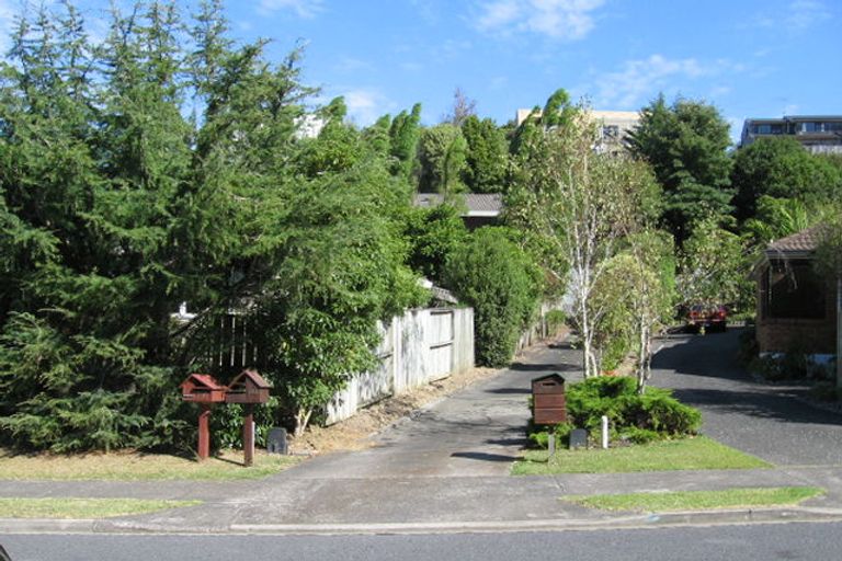 Photo of property in 2/22 Penguin Drive, Murrays Bay, Auckland, 0630