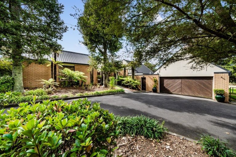 Photo of property in 151 Taupaki Road, Taupaki, Henderson, 0782