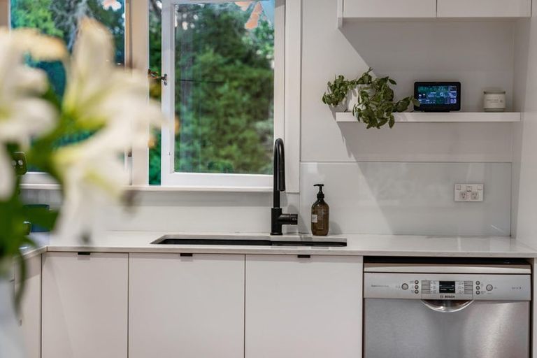 Photo of property in 17 Poto Street, Te Atatu South, Auckland, 0610