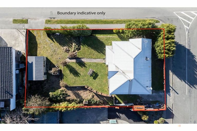 Photo of property in 1 Clifton Terrace, West End, Timaru, 7910