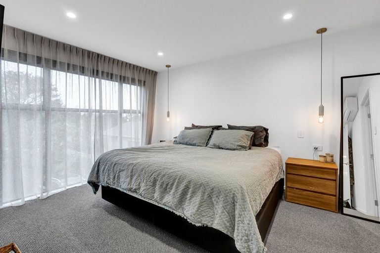 Photo of property in 28a Waiwaka Terrace, Strandon, New Plymouth, 4312