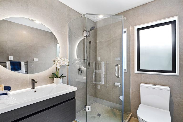 Photo of property in 10a Huka Road, Birkenhead, Auckland, 0626